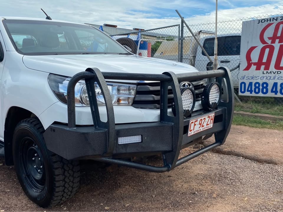  Hilux