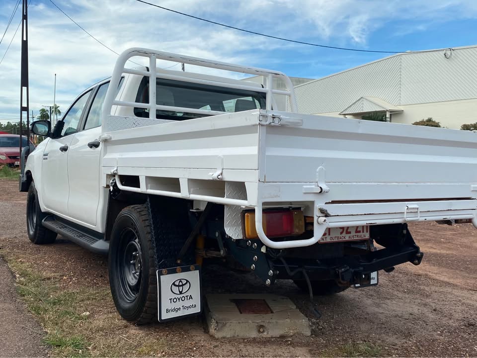  Hilux