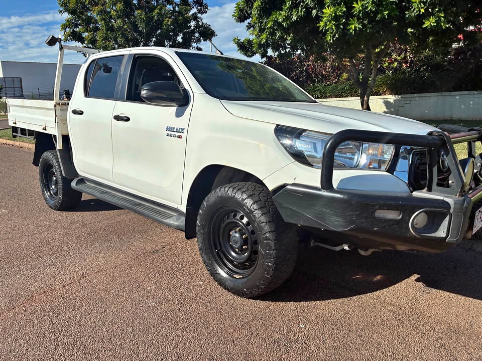 Hilux