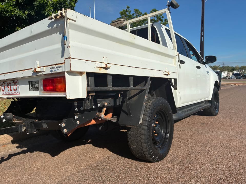 Hilux