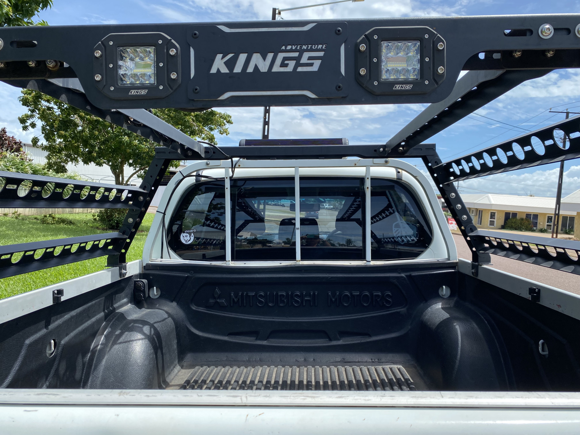 2014 Mitsubishi triton