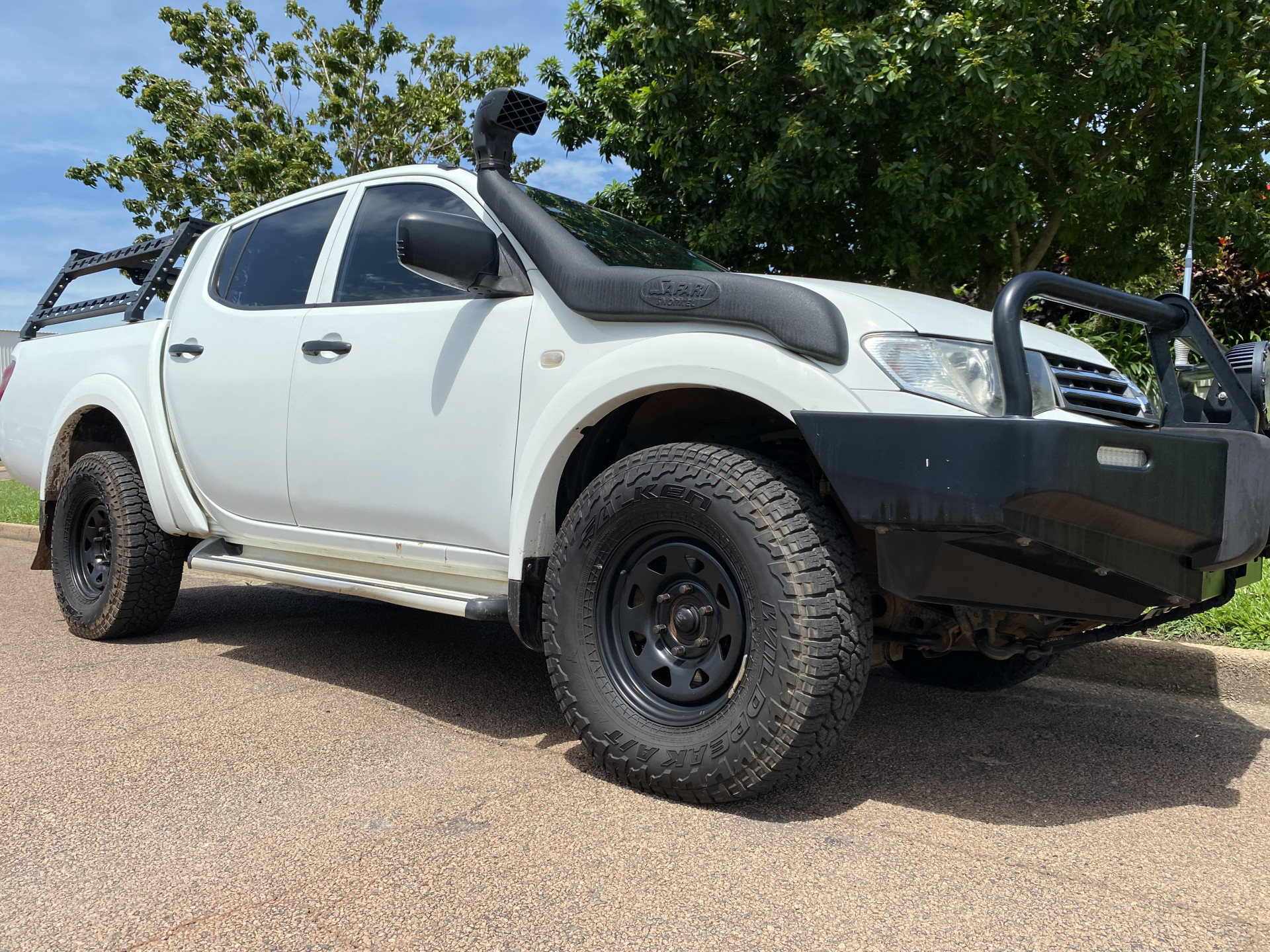 2014 Mitsubishi triton