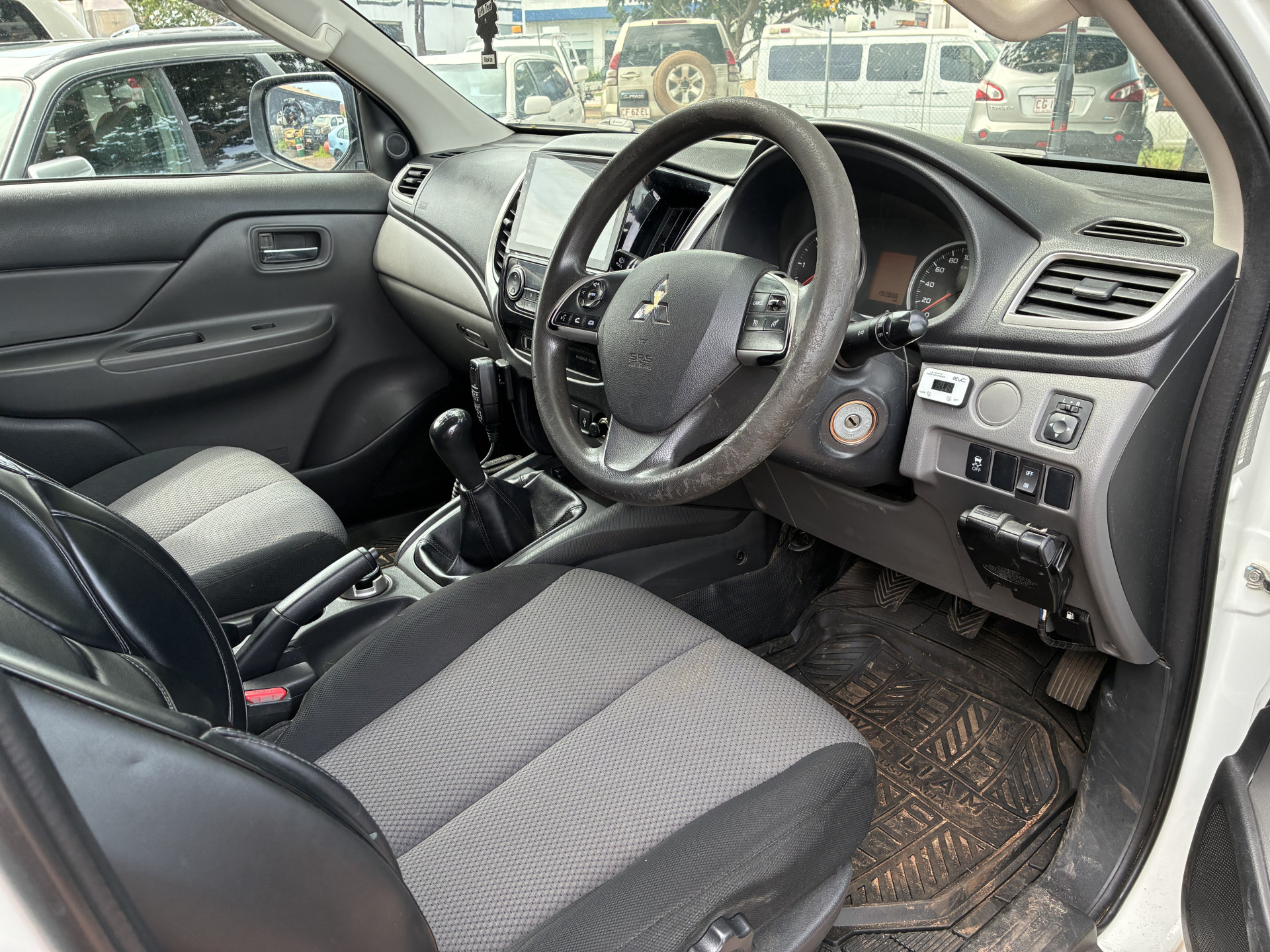 2017 Mitsubishi triton