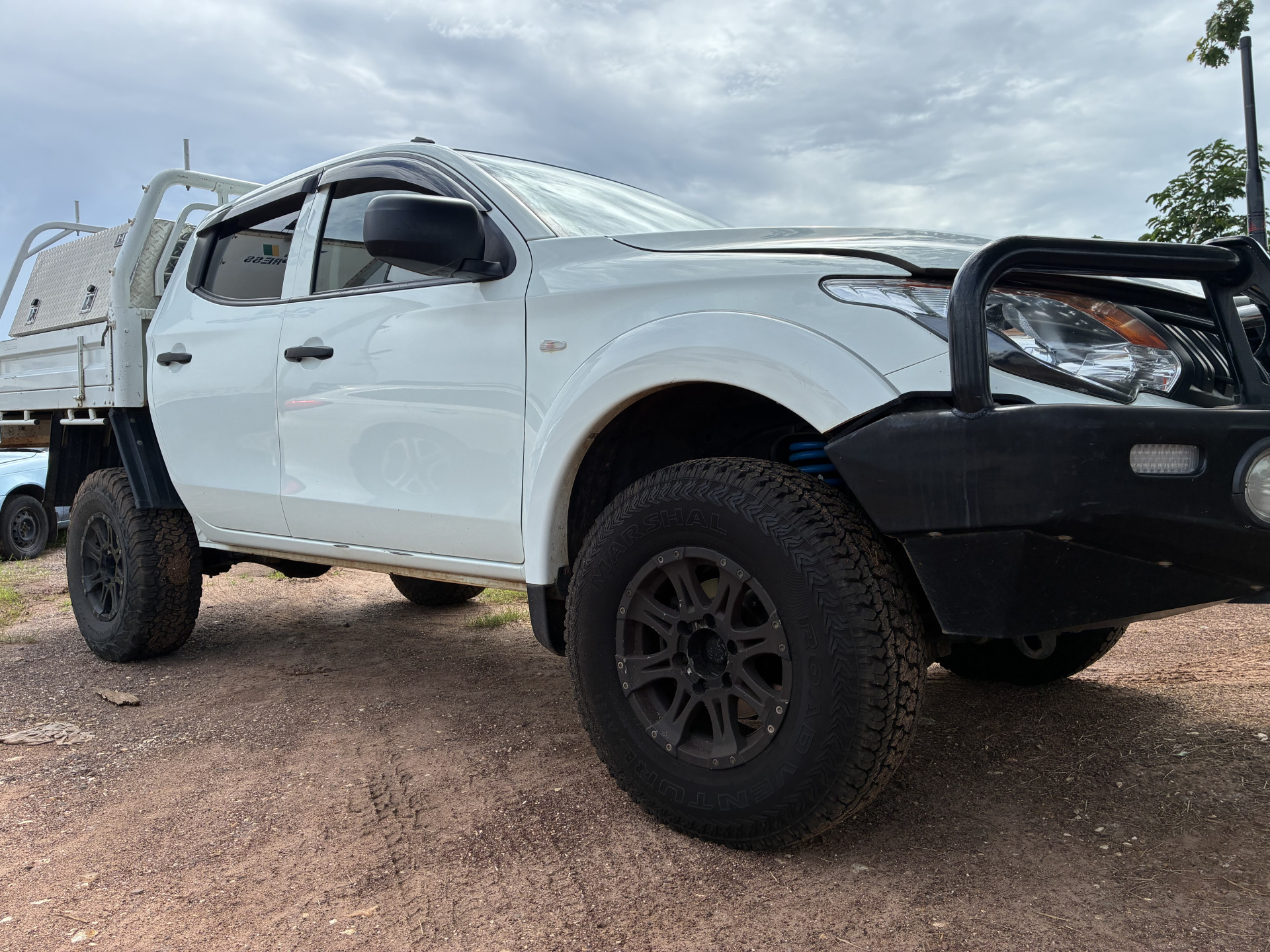 2017 Mitsubishi triton